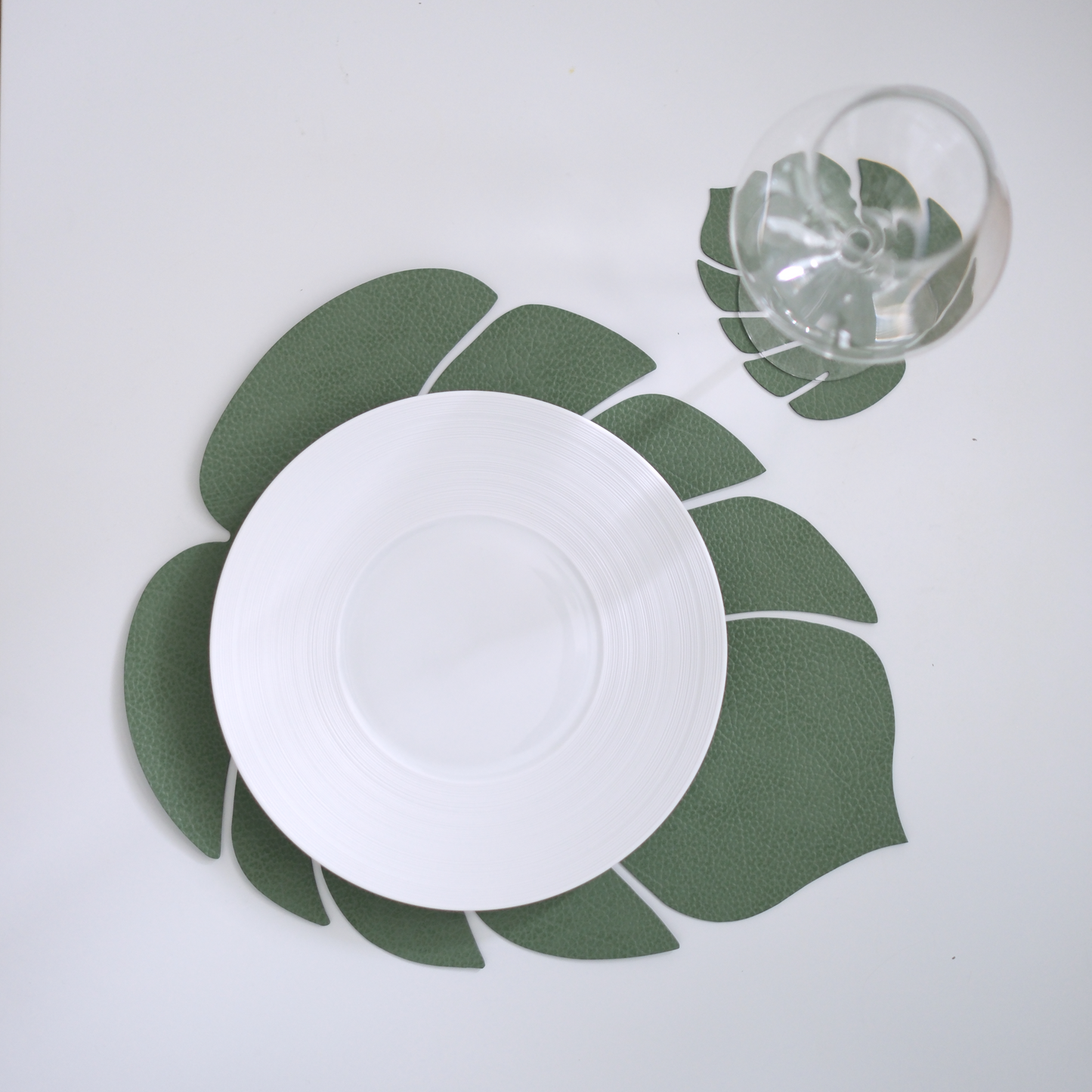 Recycled Leather Placemats sold in sets of 4 – Tropical Leaves for Sustainable Dining